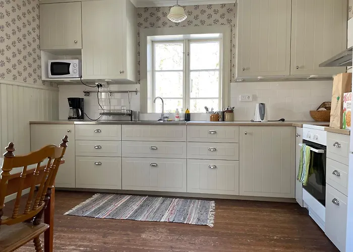 Vandrarhemmet Aras Saeteri Och Traedgardar