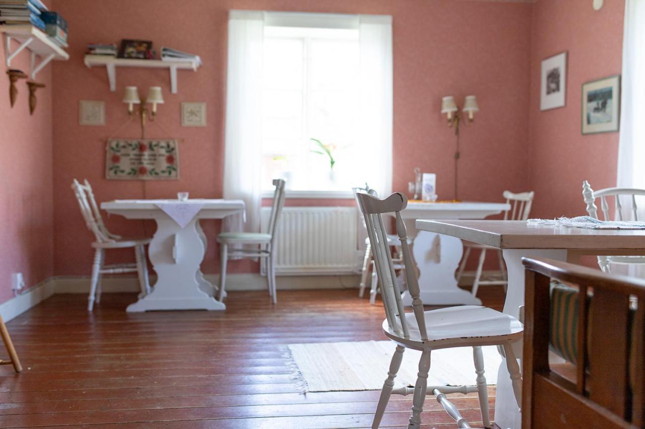 Saeteri Och Traedgardar Country house Aras